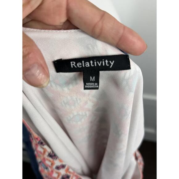 Beautiful Relativity Sleeveless Top Size M - Picture 7 of 7